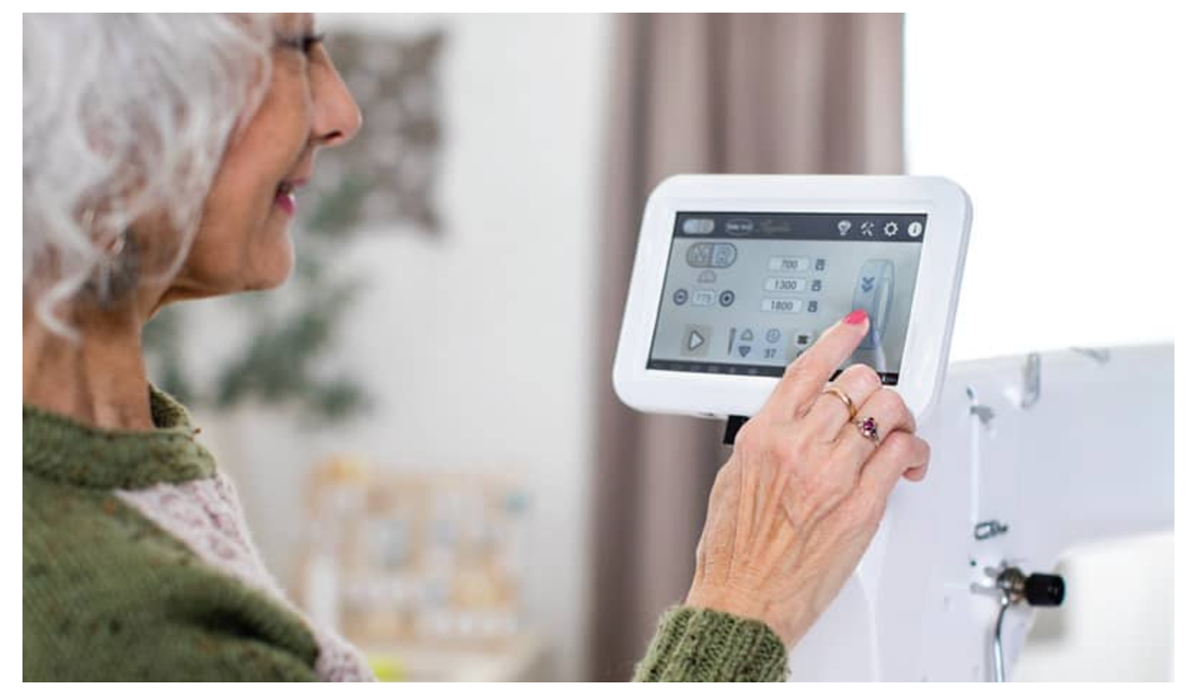 Baby Lock Regalia ST Quilting Machine with Lift Table