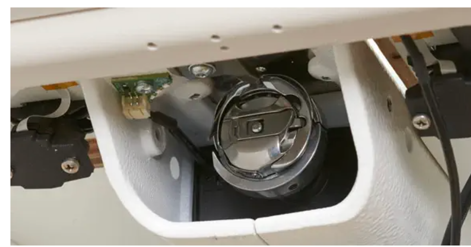 Baby Lock Regalia ST Quilting Machine with Lift Table