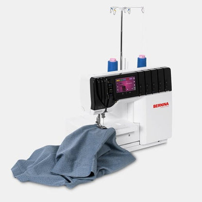 Bernina L 890