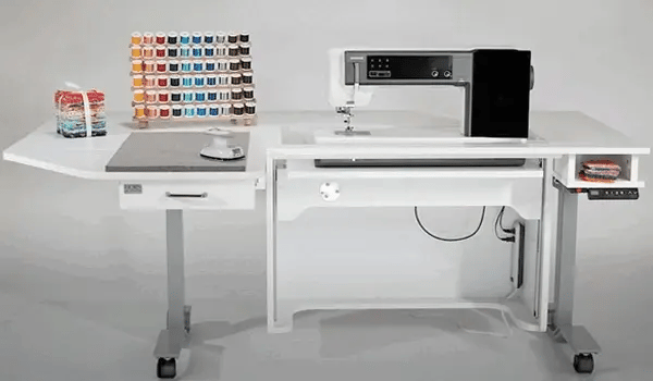 Horn 9100 Sewing Cabinet